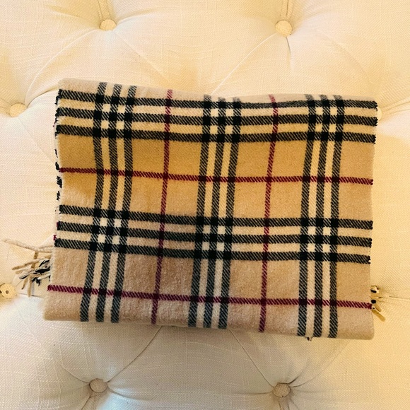 Burberry scarf - Picture 4 of 4